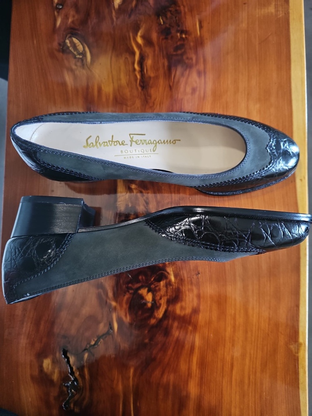 VINTAGE Salvatore Ferragamo Boutique Black Leather Pumps Size 3.5